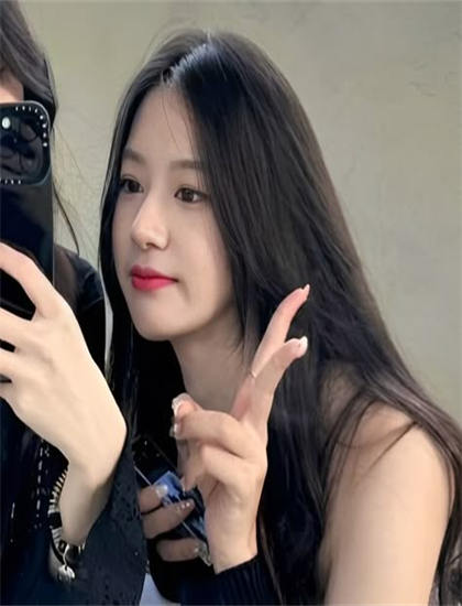 重新认识进击的巨人LOSTGIRLS的审美特点与艺术成就——商业与艺术的平衡